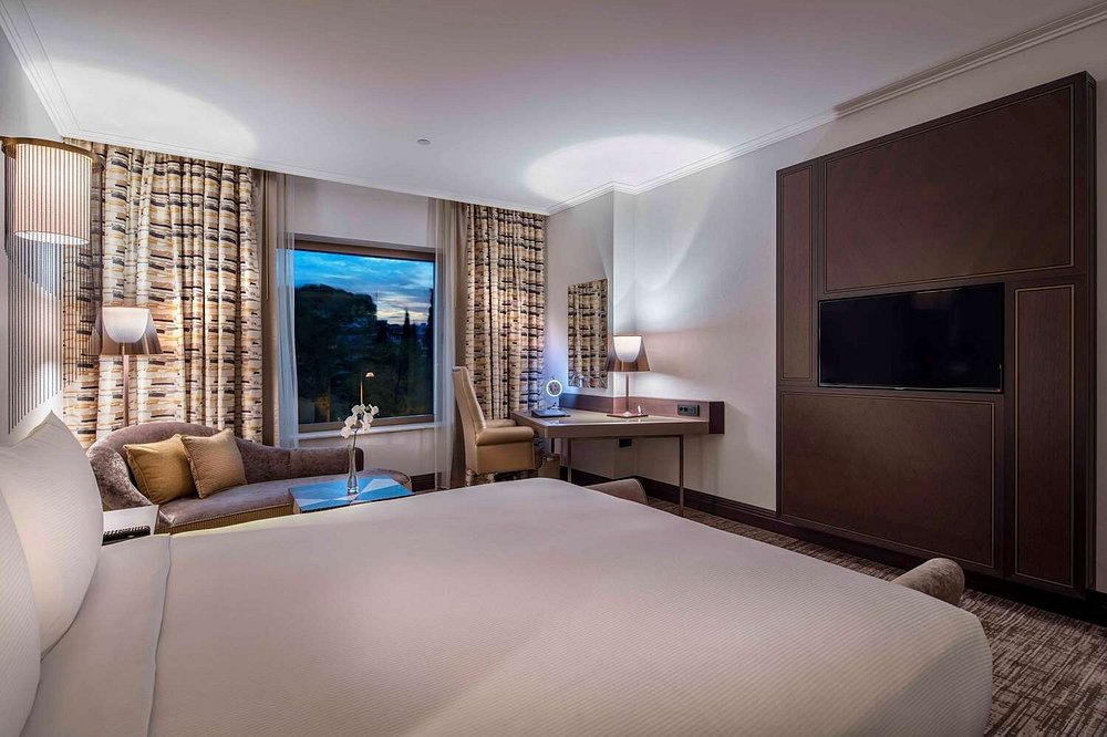 Guest-room (2) Luxury Traveller's Hotel