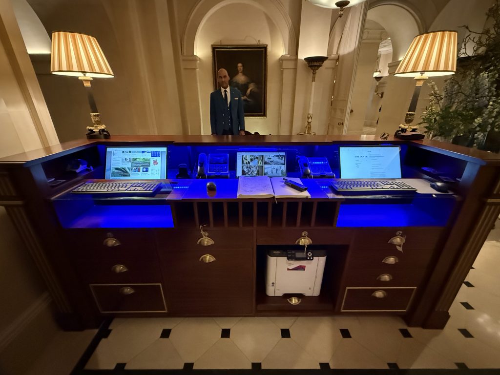 Lanesborough-desk-rear